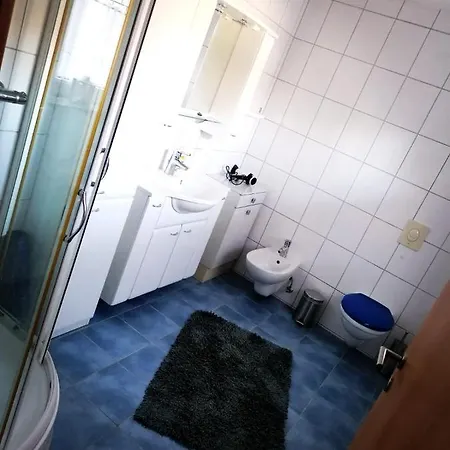 Apartman Mit Terrasse Fuer Bis Zu 4 Personen *